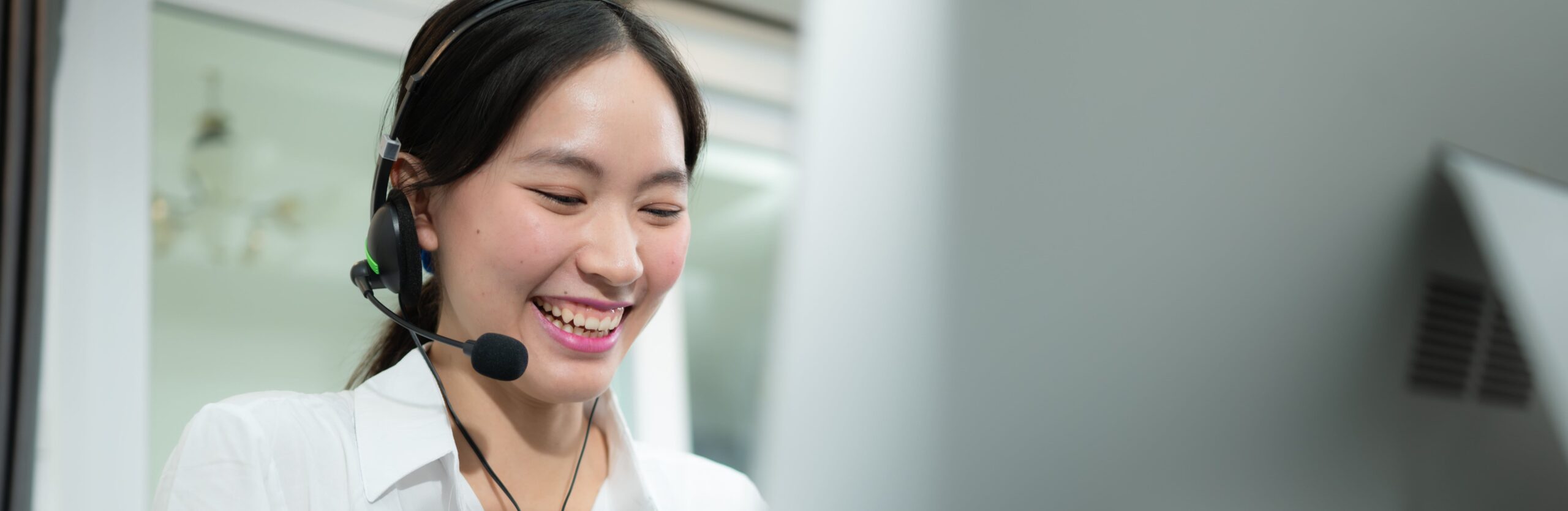 portrait-of-business-people-wearing-headset